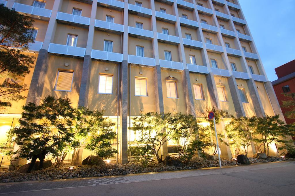 Uozu Manten Hotel Ekimae Dış mekan fotoğraf